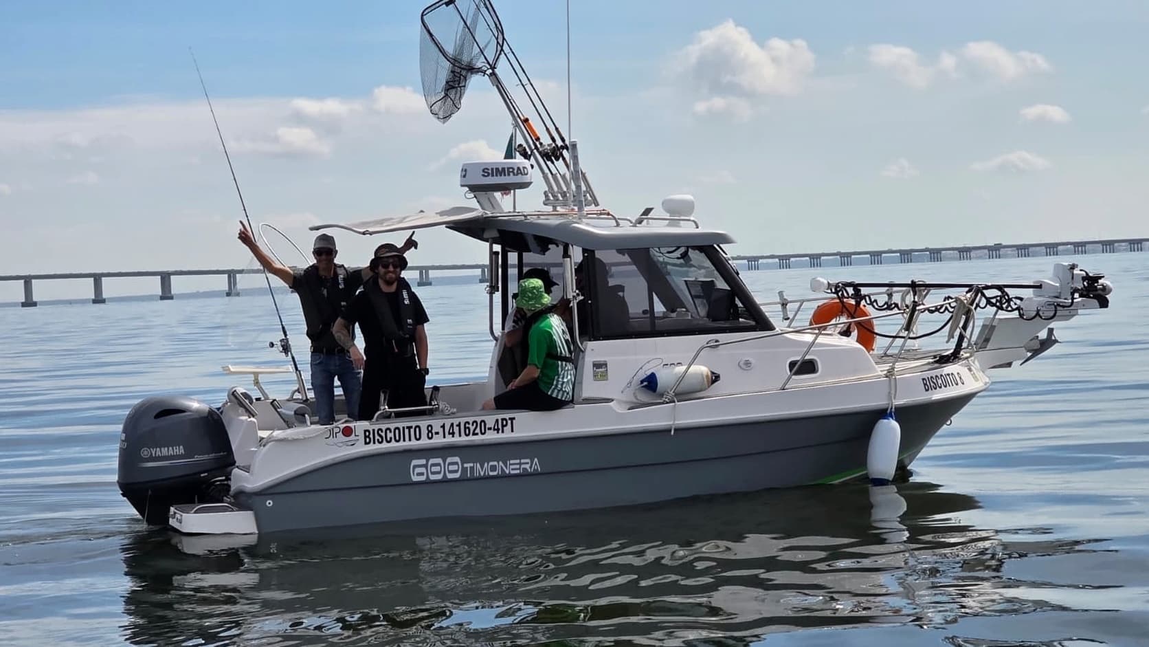 Barco em Auto Mar